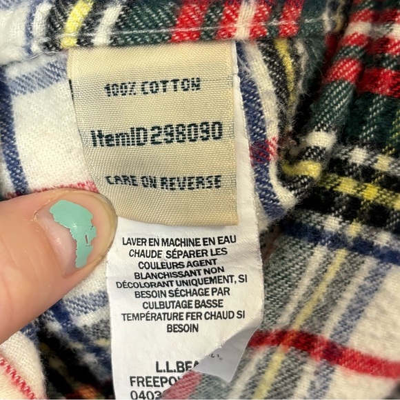 L. L. Bean 100% cotton flannel red/green plaid long sleeve button up top shacket - Picture 4 of 5